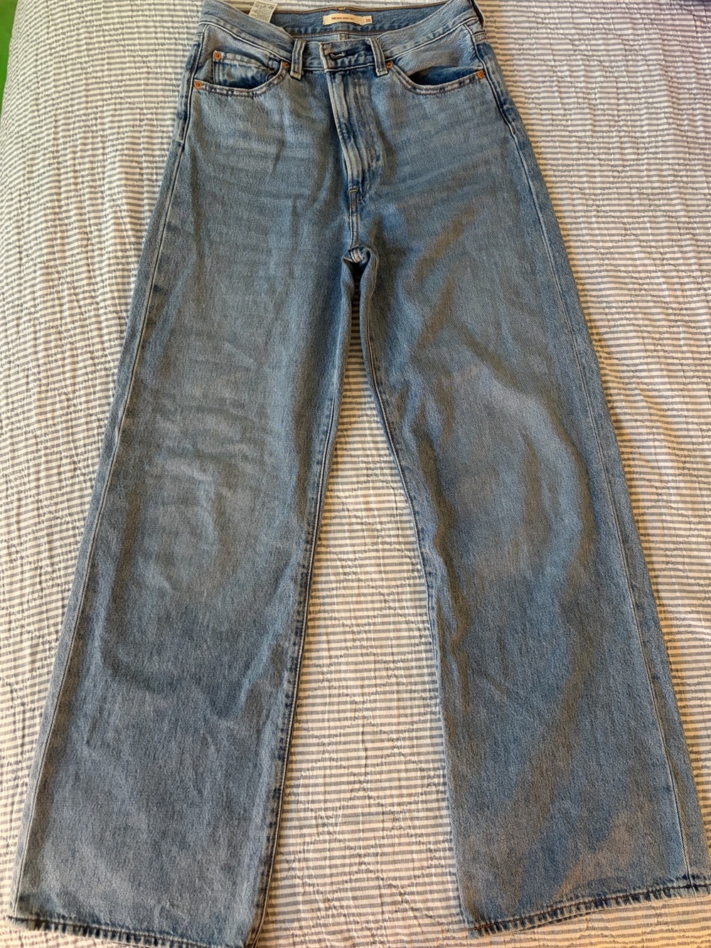 Levi’s Ribcage Wide Leg- 28